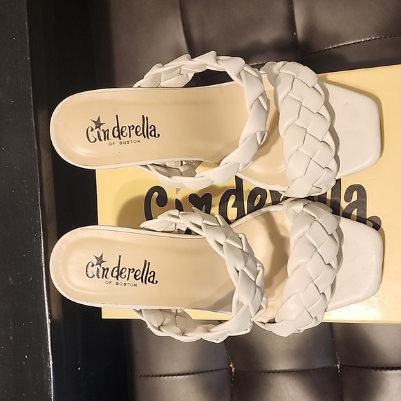 Sandals - Picture 5 of 5